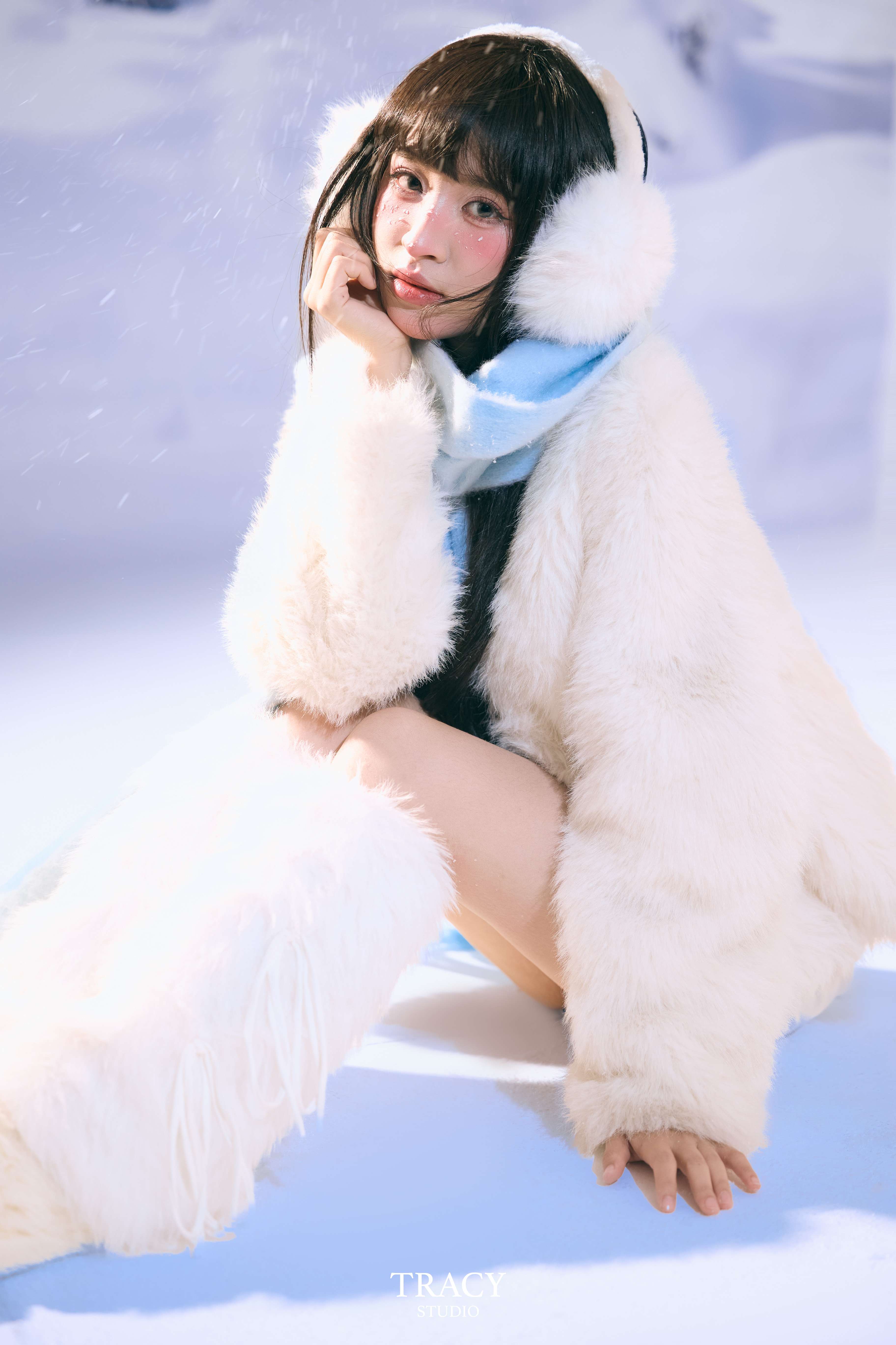 frontend/img/gallery/anh-giang-sinh/tracy-studio-chup-concept-noel-tuyet (2).jpg